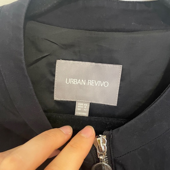 Urban Revivo Cropped Jacket - Picture 2 of 3